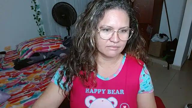 Snapshot of helenca43 chatting on 02/24/26, 10:27 helenca43 online show from 02/24/26, 10:27