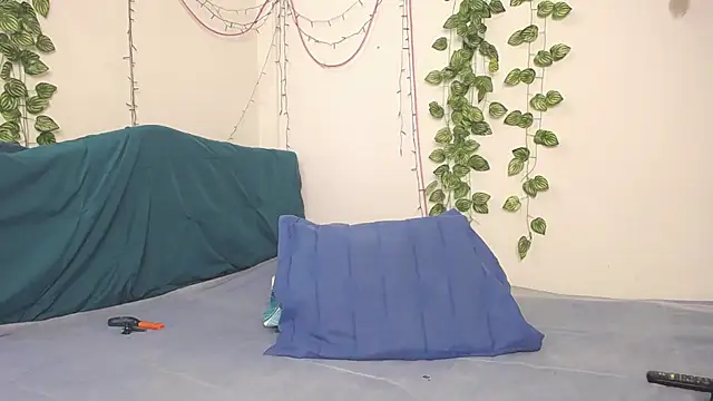 DominaLeona online show from 10/16/25, 07:11