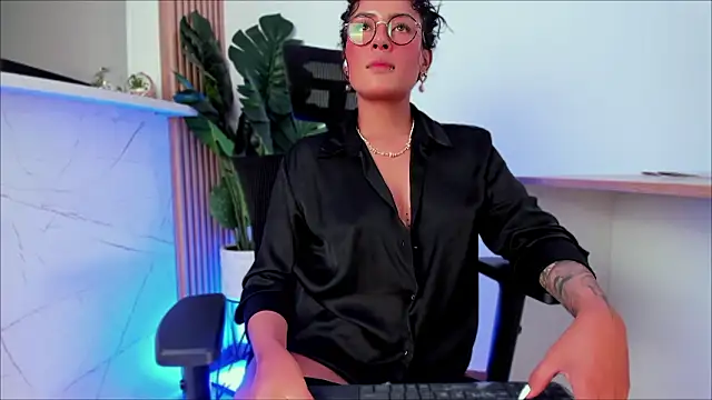 EviePhoenix online show from 01/31/26, 10:19