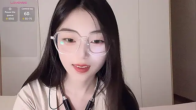 Snapshot of Sweet-Angel999 chatting on 03/19/25, 12:56 Sweet-Angel999 online show from 03/19/25, 12:56