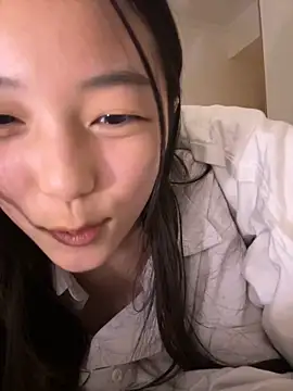 Snapshot of Sweet-Angel999 chatting on 12/27/24, 03:04 Sweet-Angel999 online show from 12/27/24, 03:04