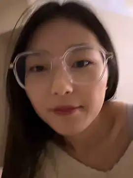 Snapshot of Sweet-Angel999 chatting on 02/26/25, 02:38 Sweet-Angel999 online show from 02/26/25, 02:38