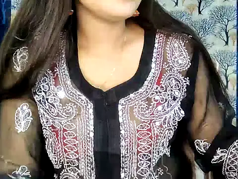 Aarvi Arora online show from 11/08/25, 10:19