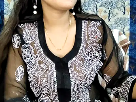 Aarvi Arora online show from 11/02/25, 11:15