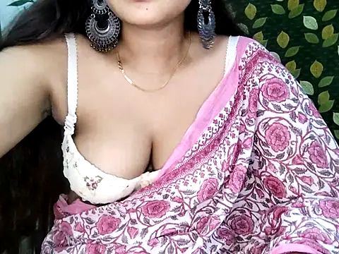 Aarvi Arora online show from 09/24/25, 10:22