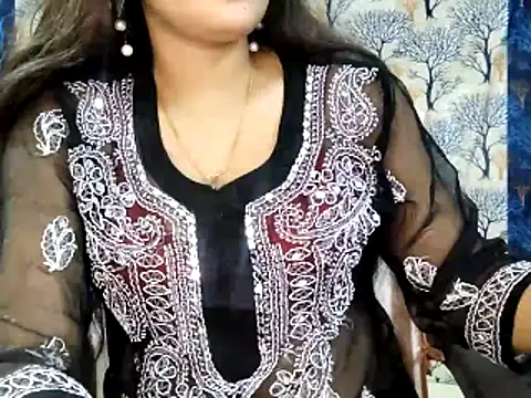 Aarvi Arora online show from 11/27/25, 10:37