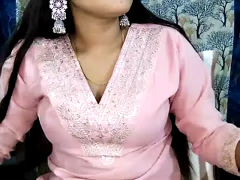 Aarvi Arora online show from 12/17/25, 11:15