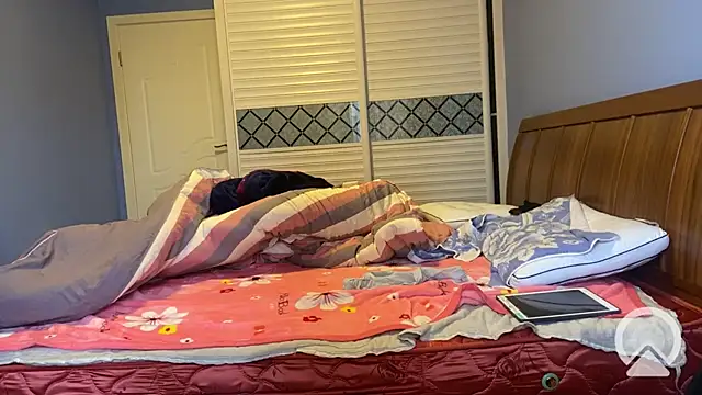 shuai321 online show from 02/04/25, 07:40