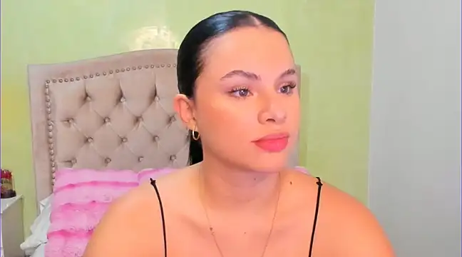 Luciluu20 online show from 01/08/25, 06:09