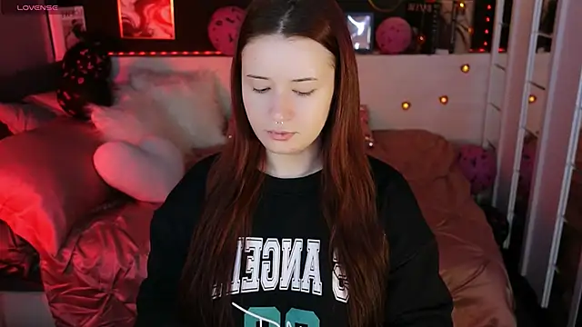 Lily Moonlight online show from 02/10/26, 06:56