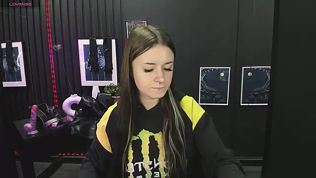 Snapshot of Lily_Moonlight chatting on 02/16/25, 07:26 Lily Moonlight online show from 02/16/25, 07:26