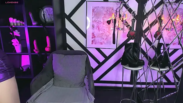 Lily Moonlight online show from 05/06/26, 02:10