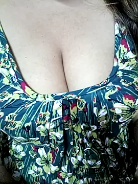 Beautyy38 online show from 10/31/25, 08:27