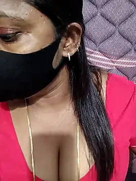 Snapshot of Renuma chatting on 02/12/26, 04:12 Renuma online show from 02/12/26, 04:12