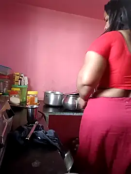 Snapshot of Renuma chatting on 12/23/25, 05:40 Renuma online show from 12/23/25, 05:40