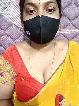 Snapshot of Renuma chatting on 04/13/26, 03:54 Renuma online show from 04/13/26, 03:54