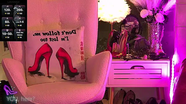 ZoeMesmerize online show from 10/31/25, 06:54