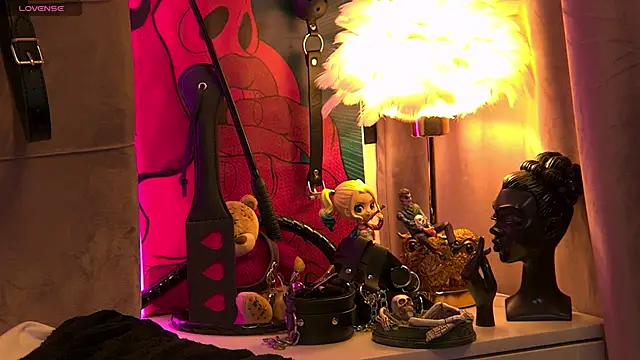 ZoeMesmerize online show from 11/06/25, 11:03