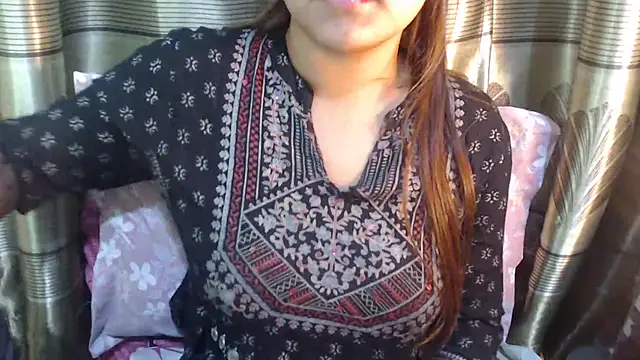 queen angelina online show from 12/15/25, 09:31