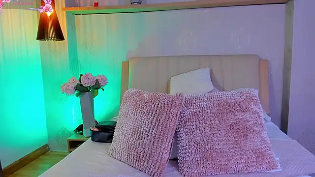 CamilleLynn online show from 10/04/25, 02:46