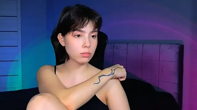 Stacy Gonzales  online show from 11/12/25, 12:09