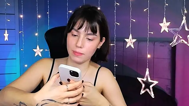 Stacy Gonzales  online show from 11/05/25, 10:29