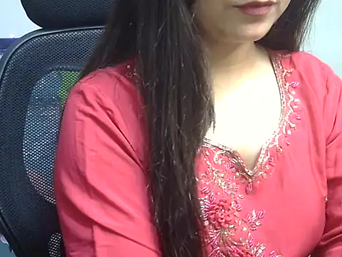 WildRuhi20 online show from 02/15/26, 06:58