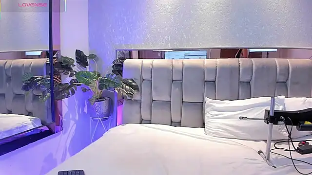 RoseTaylor   online show from 12/04/25, 05:06