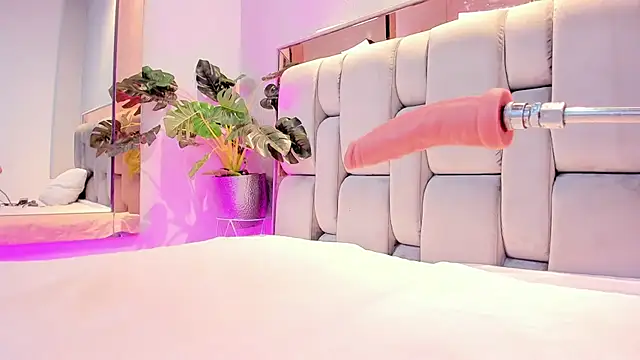 RoseTaylor   online show from 11/30/25, 09:15