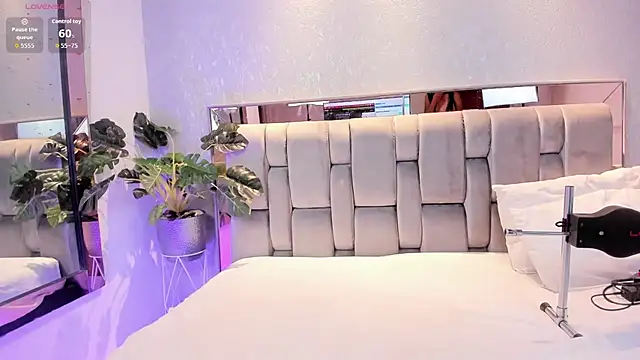 RoseTaylor   online show from 11/23/25, 04:55