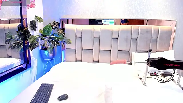 RoseTaylor   online show from 09/27/25, 06:30