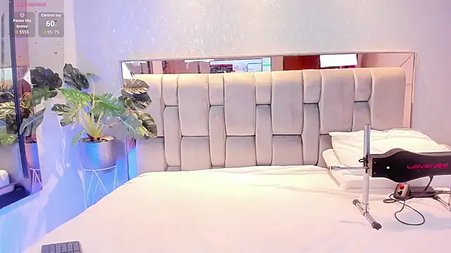 RoseTaylor   online show from 11/20/25, 04:57