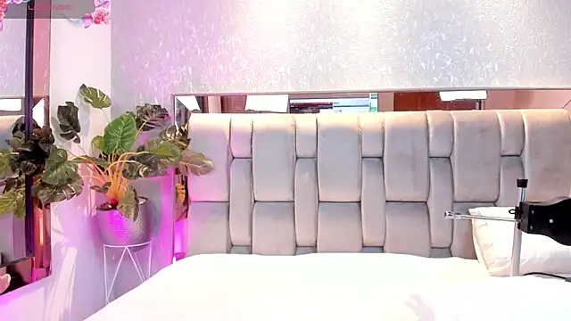 RoseTaylor   online show from 09/21/25, 09:09