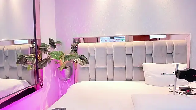 RoseTaylor   online show from 11/30/25, 04:46