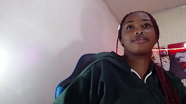 Snapshot of zendaya_wilson chatting on 02/19/25, 08:12 zendaya wilson online show from 02/19/25, 08:12