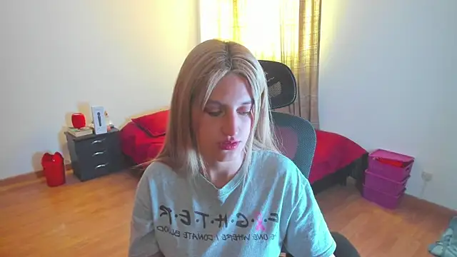 GiaRoussel online show from 03/25/26, 02:16