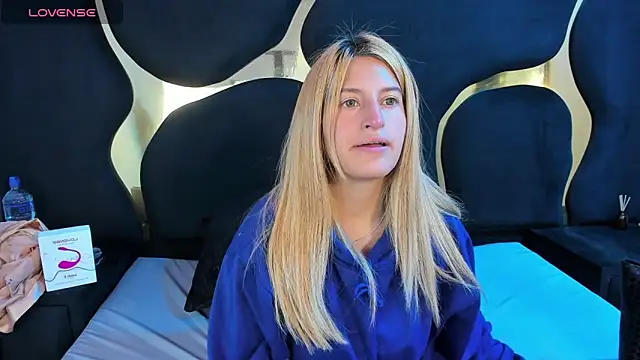 GiaRoussel online show from 02/15/26, 04:28