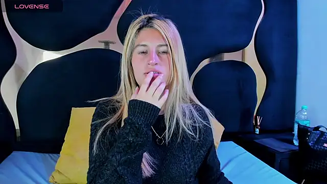 GiaRoussel online show from 02/12/26, 03:56