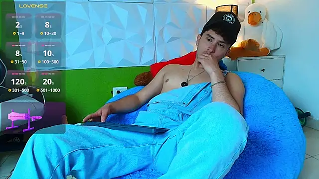 santyago taylor online show from 09/24/25, 06:58