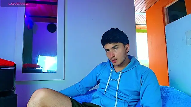 santyago taylor online show from 12/02/25, 06:53