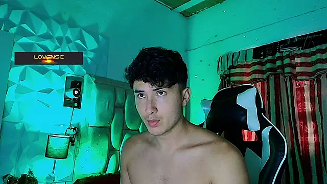 santyago taylor online show from 03/10/25, 07:07