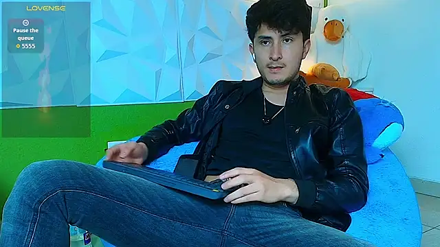 santyago taylor online show from 09/16/25, 07:15