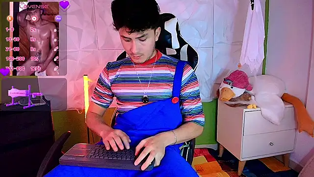 santyago taylor online show from 10/30/25, 07:11