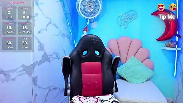 cristal horny19 online show from 04/04/26, 10:05