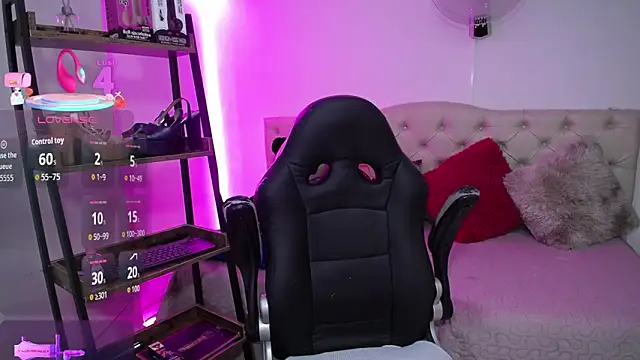 cristal horny19 online show from 12/18/25, 04:06