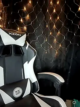 ifeelverywet andhot online show from 10/26/25, 04:35