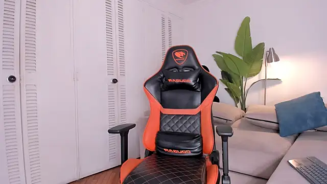 kitty miaa online show from 03/12/26, 04:40