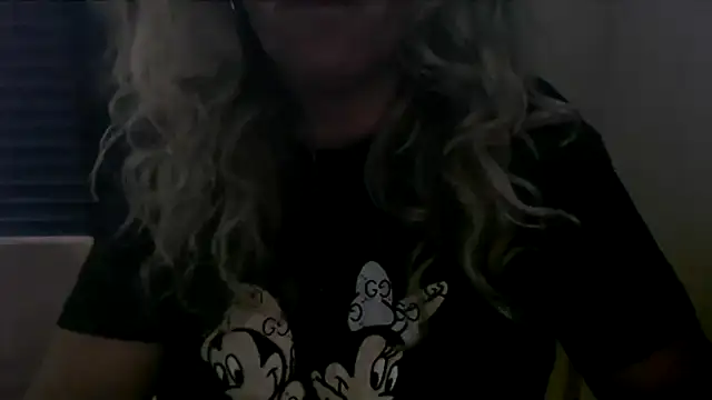 Snapshot of JenniLowen chatting on 10/13/25, 12:07 JenniLowen online show from 10/13/25, 12:07