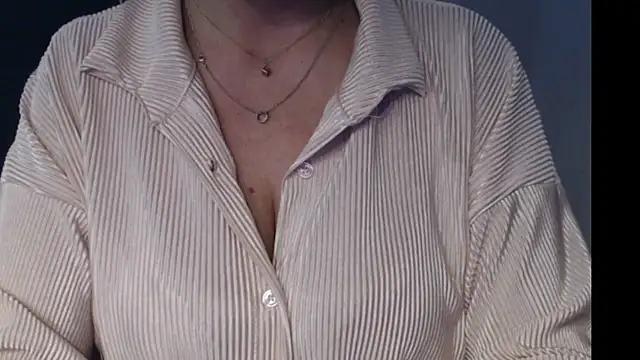 Snapshot of JenniLowen chatting on 03/19/25, 10:55 JenniLowen online show from 03/19/25, 10:55