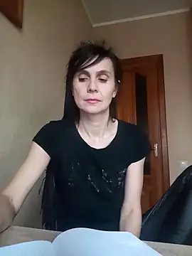 Francenia lolis online show from 11/27/25, 08:15